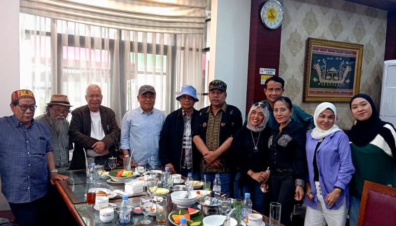 Perjuangkan Hari Puisi Indonesia, Pengurus YHPI Periode 2025-2030 Dikukuhkan